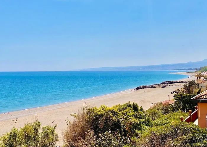 Apartment The Dream - Seafront Loft Giardini Naxos