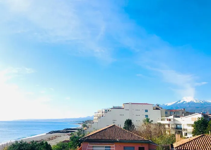 The Dream - Seafront Loft Apartment Giardini Naxos