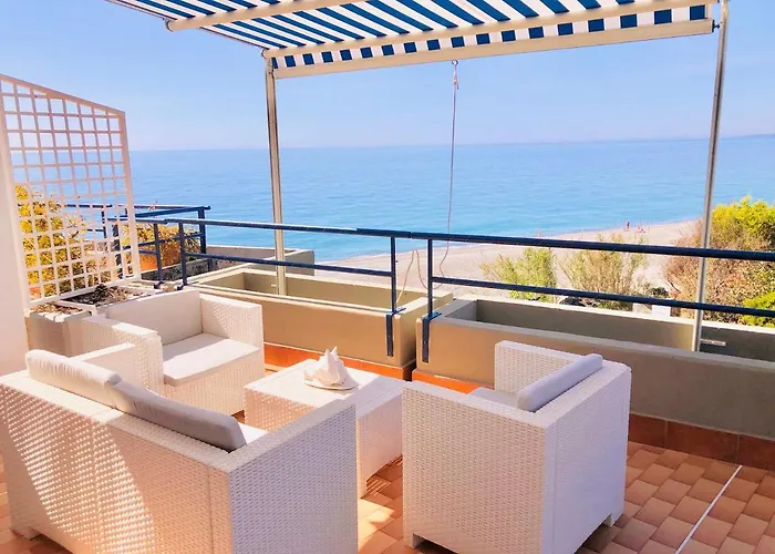 Apartment The Dream - Seafront Loft *