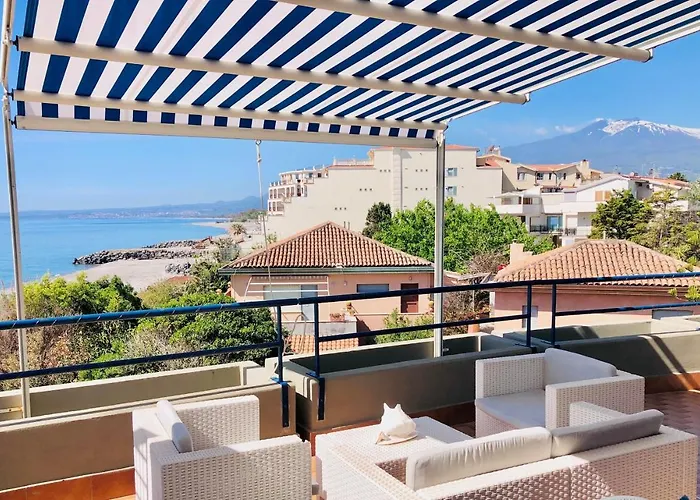 The Dream - Seafront Loft Giardini Naxos