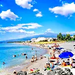 The Dream - Seafront Loft *