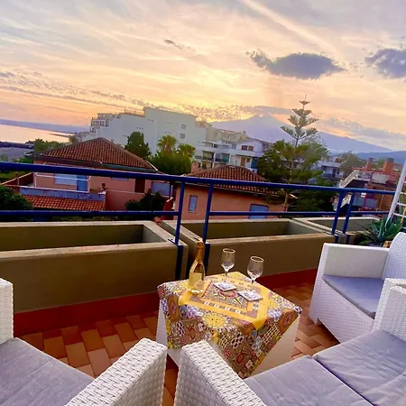 The Dream - Seafront Loft *