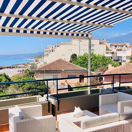 The Dream - Seafront Loft Giardini Naxos
